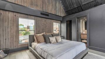 5 habitaciones, tabla de planchar con plancha, wifi y ropa de cama