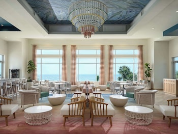 Hotel entrance and lobby at The Ellie Beach Resort Myrtle Beach, Tapestry By Hilton