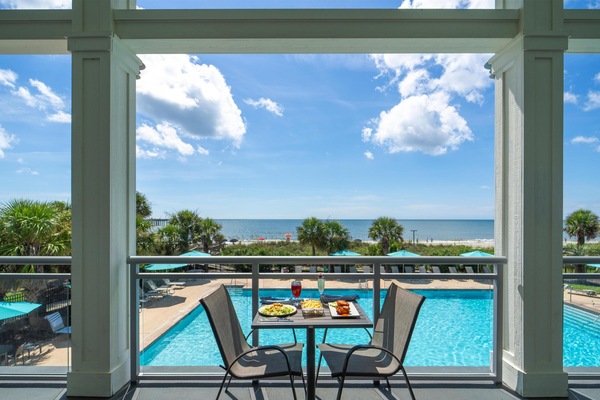 2 restaurants, breakfast, lunch, dinner served; American cuisine