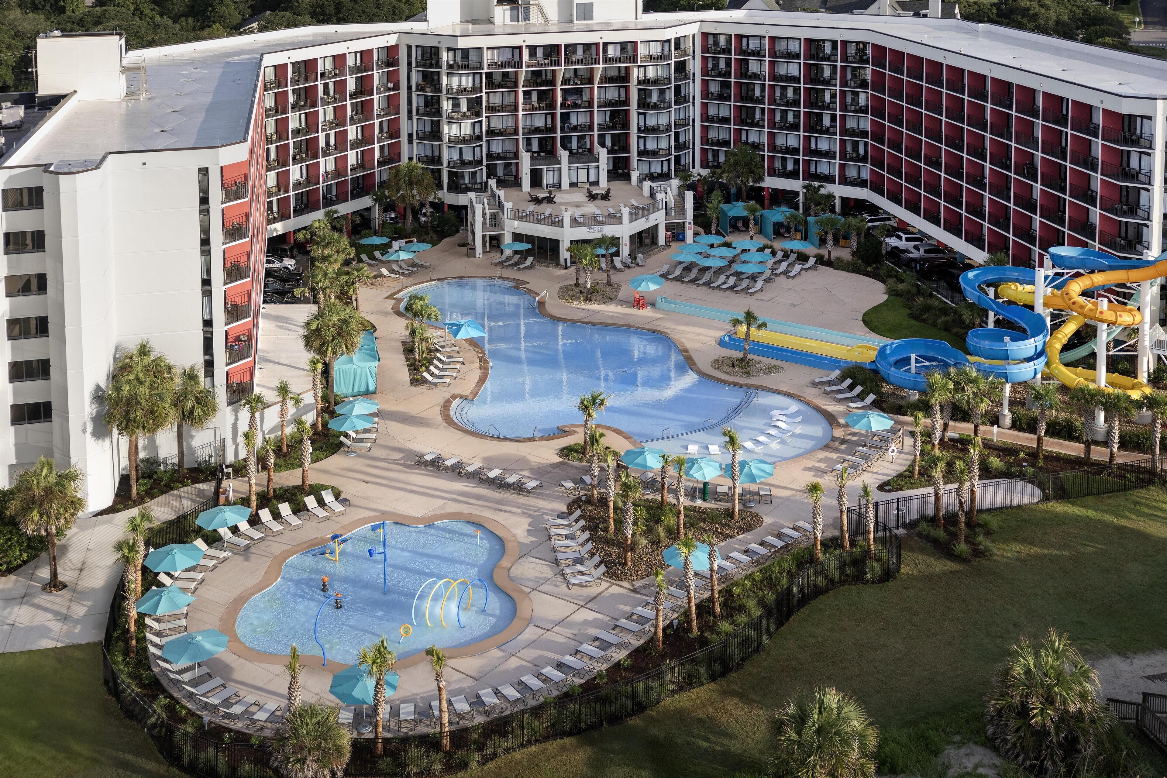 室内游泳池，季节性开放的室外游泳池，09:00 至 20:30 开放, 免费小屋, 池畔遮阳伞