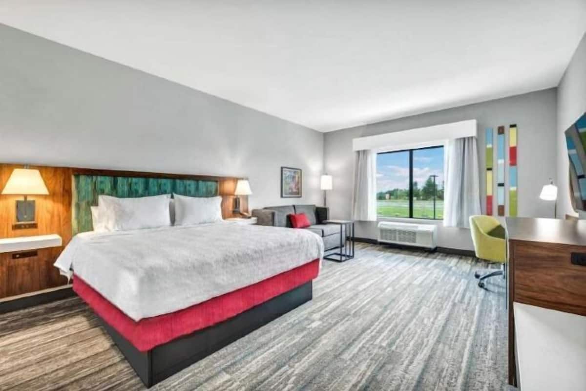 In-room safe, iron/ironing board, free WiFi