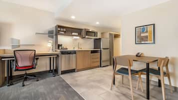 Suite, 1 Bedroom | Private kitchen | Coffee/tea maker