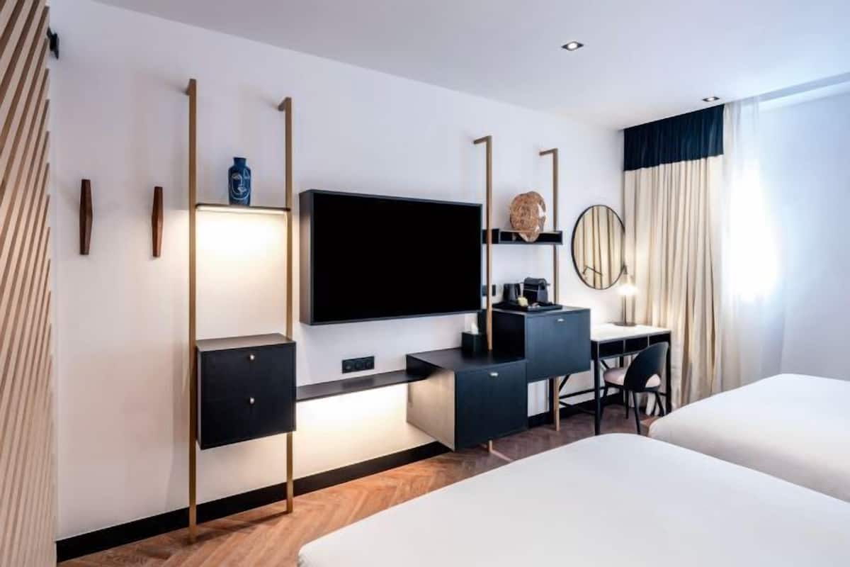 1 bedroom, minibar, in-room safe, desk