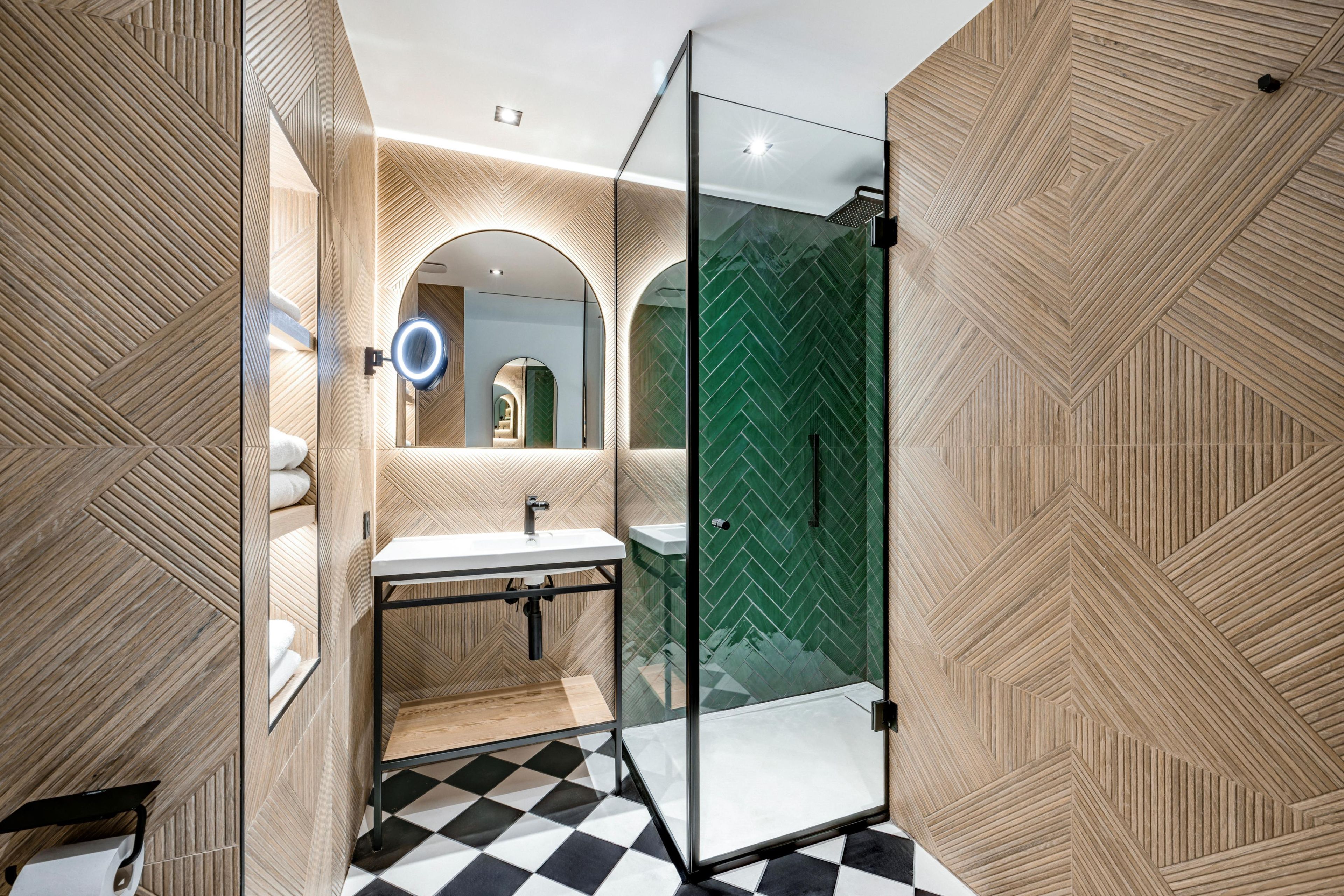 Bathroom shower