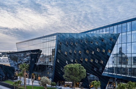 Exterior. DoubleTree by Hilton Nice Centre Iconic