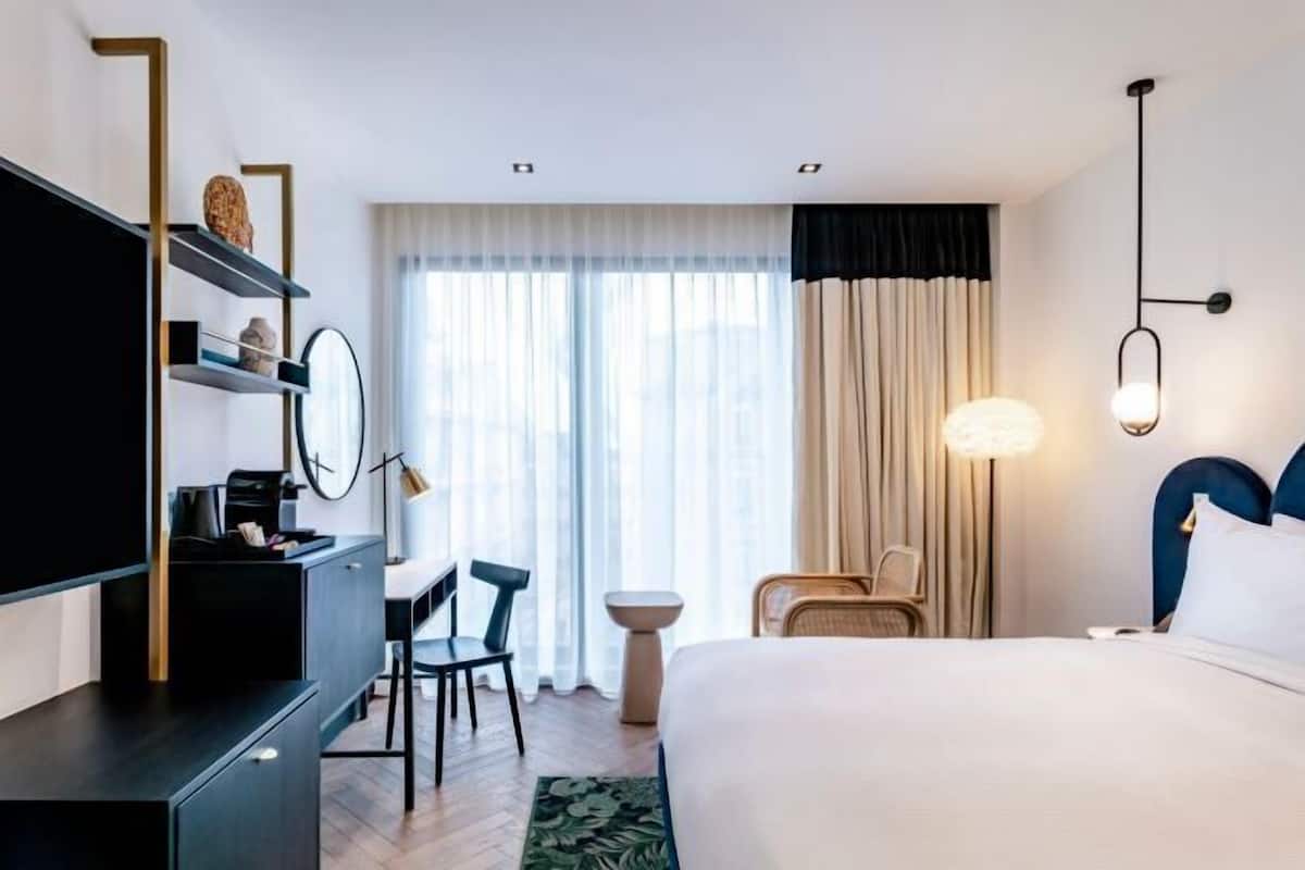 Minibar, in-room safe, desk, laptop workspace