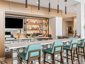 Bar (on property) - Hampton Inn St Ignace Lakefront Mackinac (St Ignace)