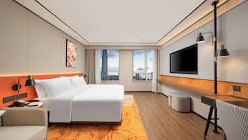 Room, 1 King Bed, Accessible | Living area