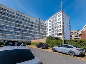 Apartment | Exterior - Cozy Studio With Terrace and Stunning View (Middelkerke)