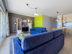 Apartment | Living area - Apartment on Zeedijk With Stunning Sea View (Koksijde)