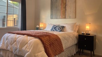 2 slaapkamers, een bureau, een strijkplank/strijkijzer, gratis wifi