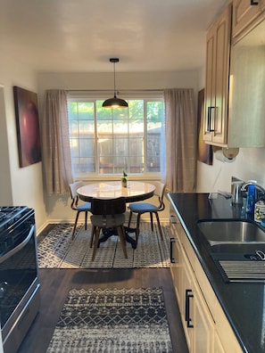 Fridge, microwave, oven, stovetop - Clean Luxury & Comfortable Beds - Centrally Located Home with Backyard (Modesto)