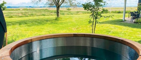 House | Outdoor spa tub