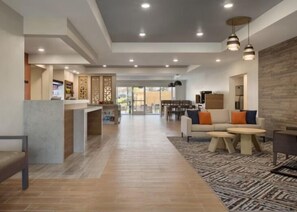 Coin salon dans le hall