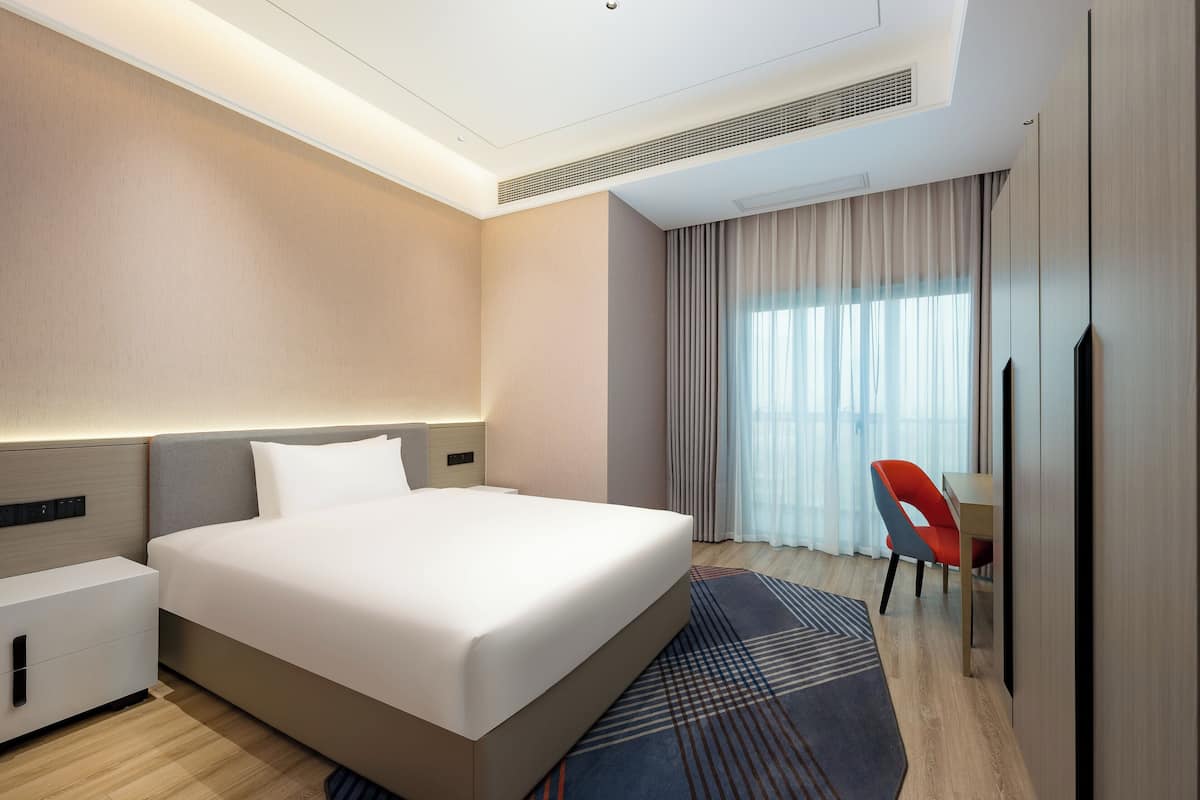 Suite, Meerdere bedden | Een bureau, een laptopwerkplek, geluiddichte muren, gratis wifi