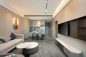 Suite, Multiple Beds | Desk, laptop workspace, soundproofing, free WiFi