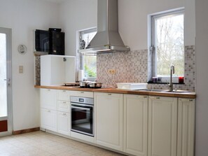 House | Private kitchen | Electric kettle - Nature Retreat by the Lakes (Florennes)