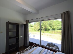 House | 2 bedrooms, individually furnished, bed sheets - Nature Retreat by the Lakes (Florennes)