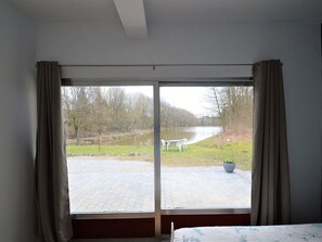 House | 2 bedrooms, individually furnished, bed sheets - Nature Retreat by the Lakes (Florennes)