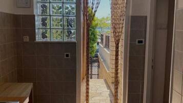 Apartment | Bathroom