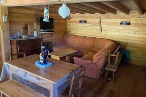 TV, fireplace - La Lise Alpine Chalet, Chalet d’alpage La Lise (Villar-Saint-Pancrace)