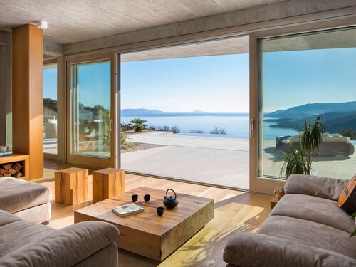 Spacious Villa With Pool