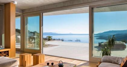 Spacious Villa With Pool