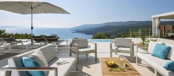 Spacious Villa With Pool