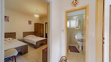 4 Schlafzimmer, Reisekinderbett, Bettwäsche