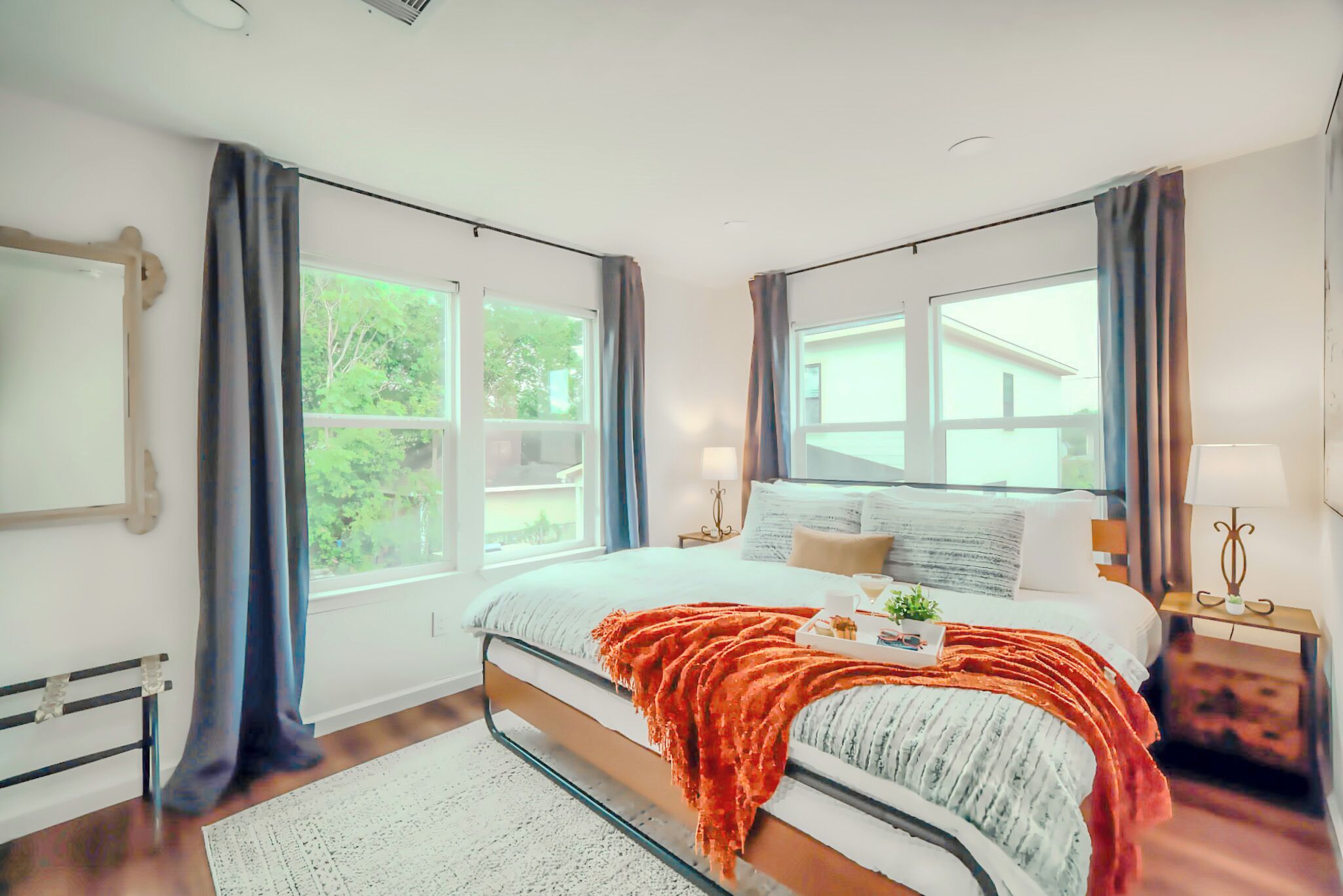 1 habitación, tabla de planchar con plancha, wifi gratis y ropa de cama 