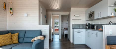 Mobile Home | Private kitchen | Toaster