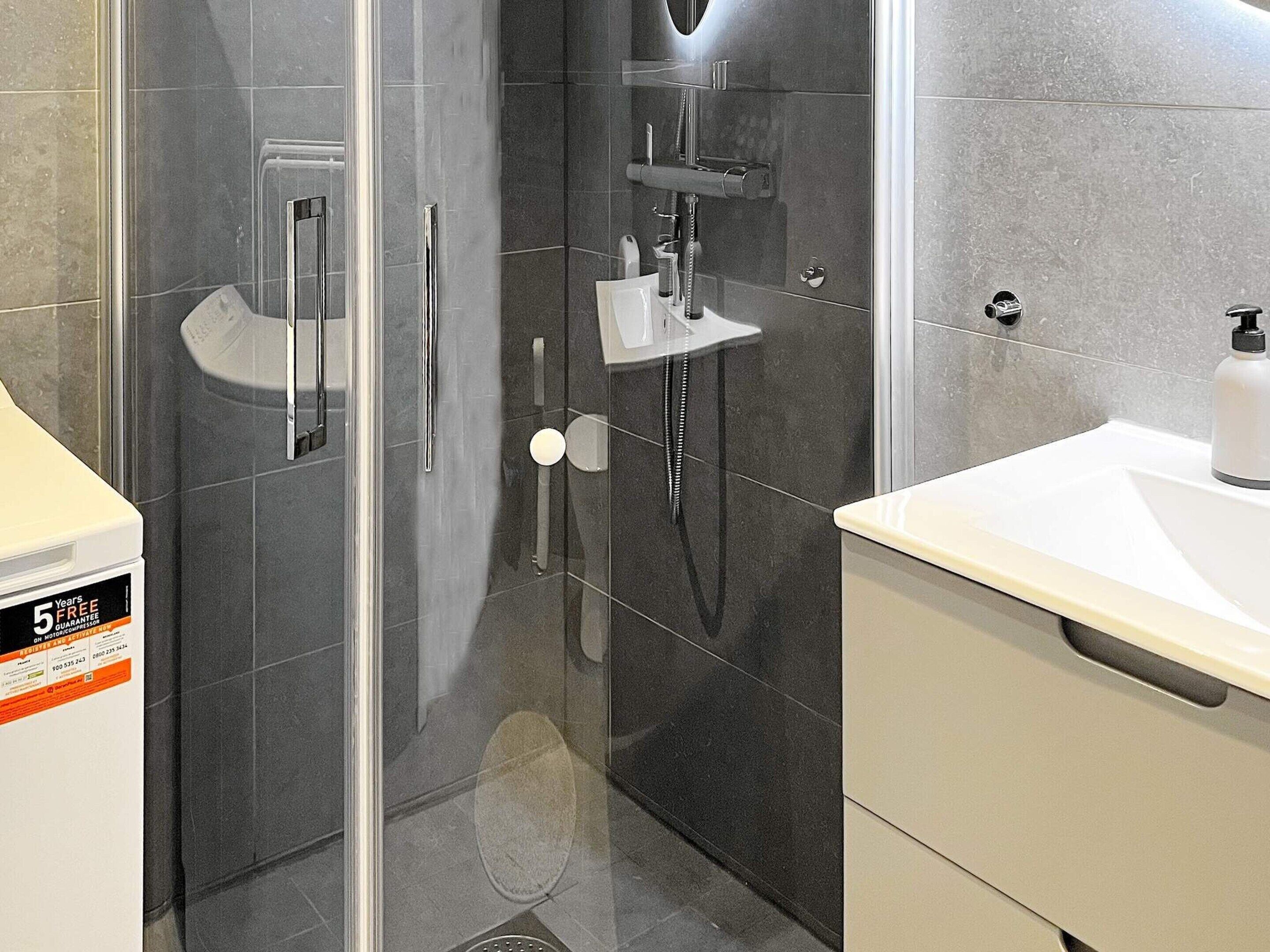 House | Bathroom