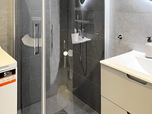 House | Bathroom - 5 Person Holiday Home in Munso (Munsö)
