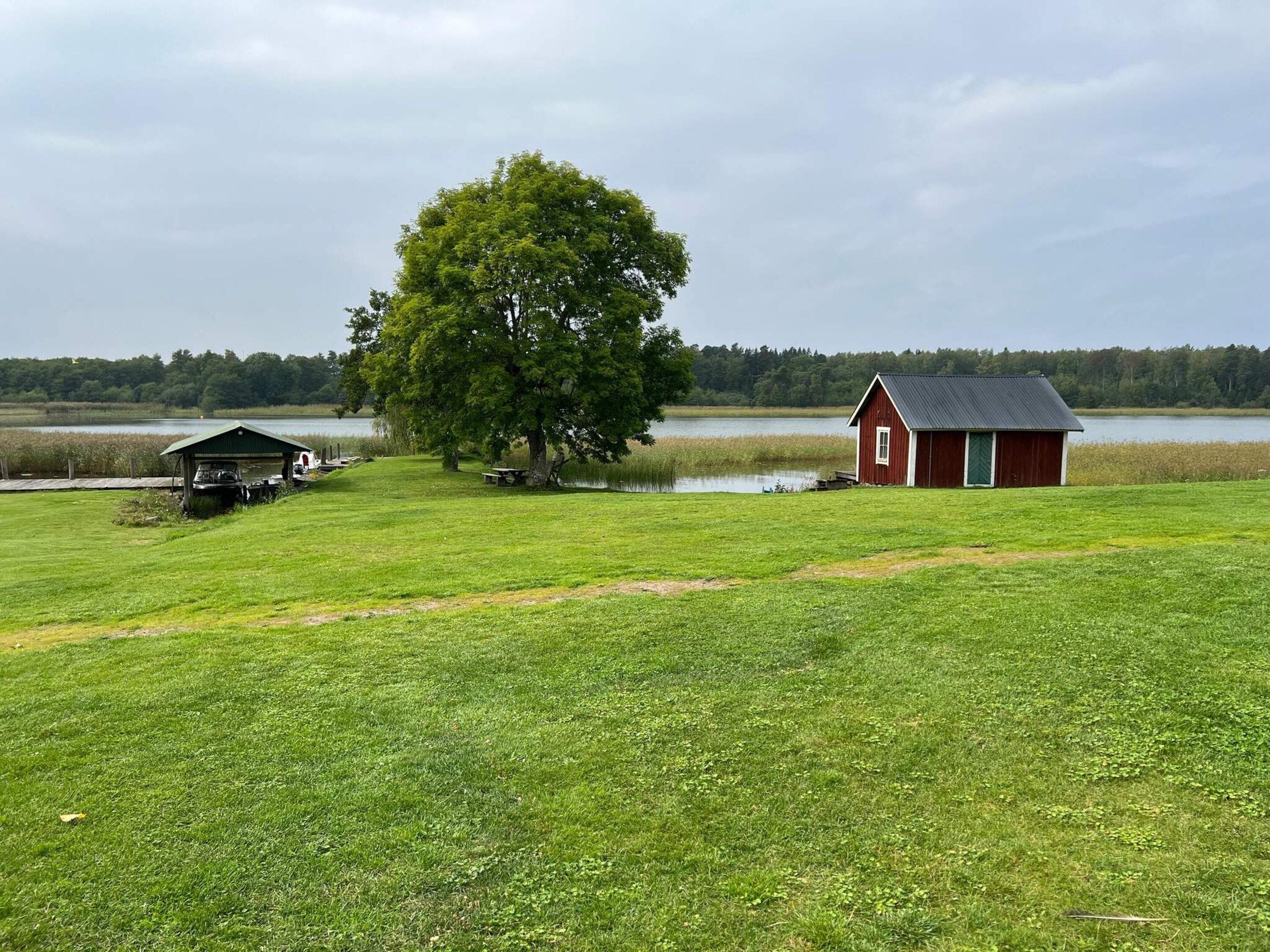 Utsikt mot vann