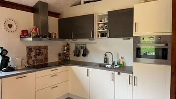 House | Private kitchen | Electric kettle, toaster