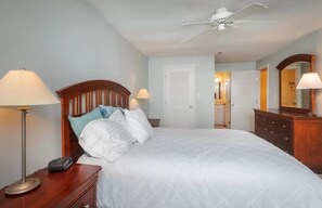 2 bedrooms, iron/ironing board, WiFi, bed sheets - Ocean front, with heated pool (Hampton)