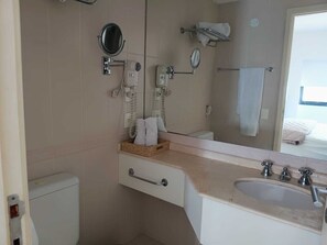 Apartemen Standar | Kamar mandi