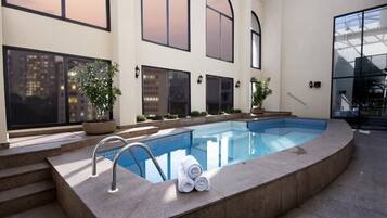 Piscina interna, piscina externa