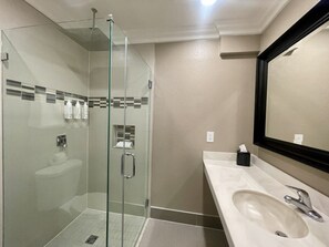 Hårtork och handdukar