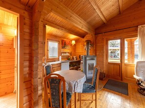 House | Dining - Wooden House in Plate Near Lake Schwerin (Plate)