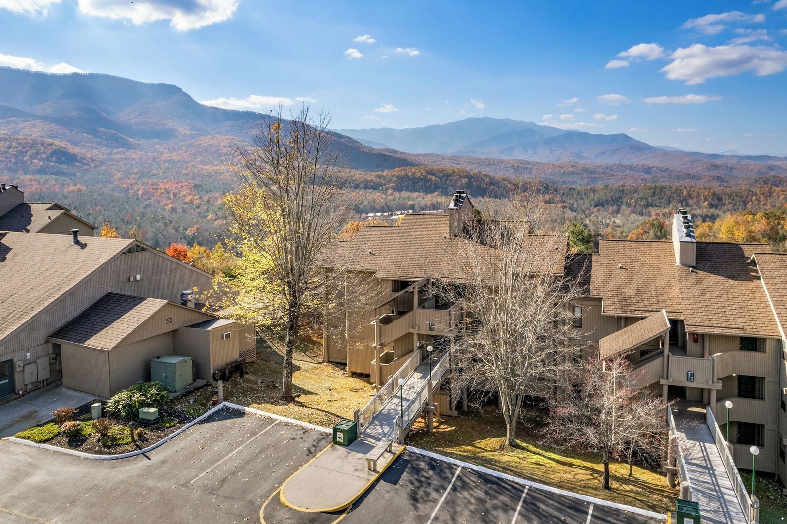 Classic Room, 1 Queen Bed with Sofa bed, Non Smoking, Mountain View | Terrace/patio