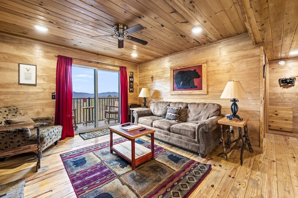 Condo, Balcony, Mountain View | Woonruimte