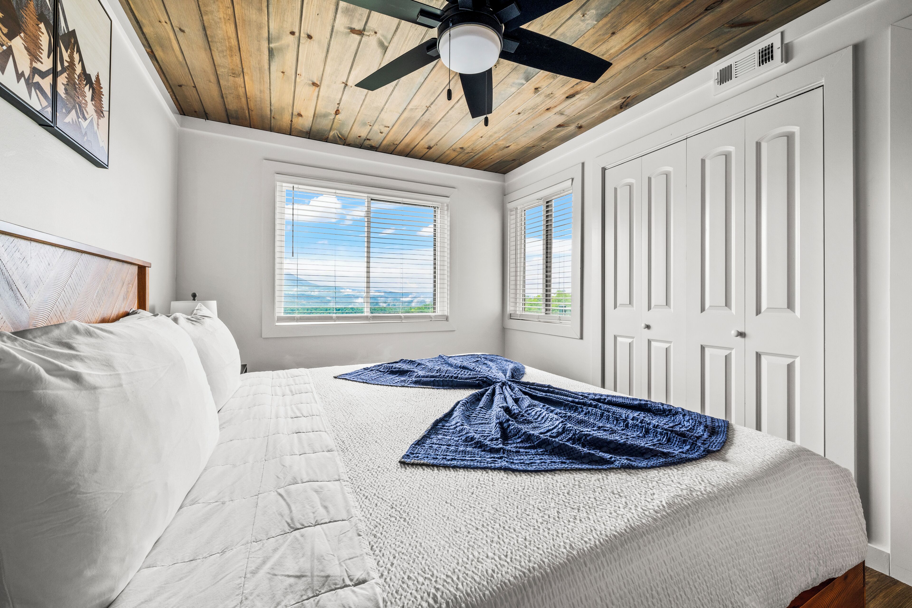 مكواة/لوح كي وواي فاي مجانًا وملاءات أسرّة