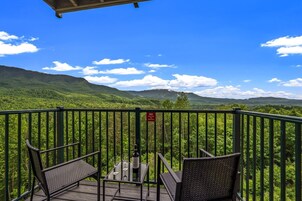 Forest's Edge | Full Kitchen Hot Tub Indoor Pool Sleeps 6 | Terrace/patio