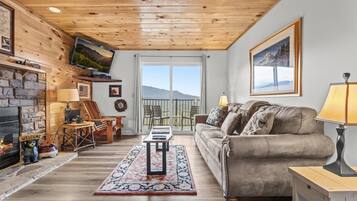 Condo, Balcony, Mountain View | Living area