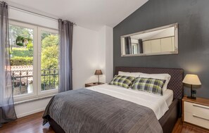 4 chambres, fer et planche à repasser, accès au Wi-Fi (inclus)