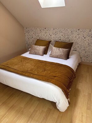 3 slaapkamers, een strijkplank/strijkijzer, wifi, beddengoed