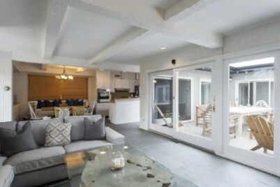 Cozy Hamptons Beach House 1 Block from the Beach!