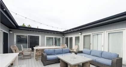 Cozy Hamptons Beach House 1 Block from the Beach!