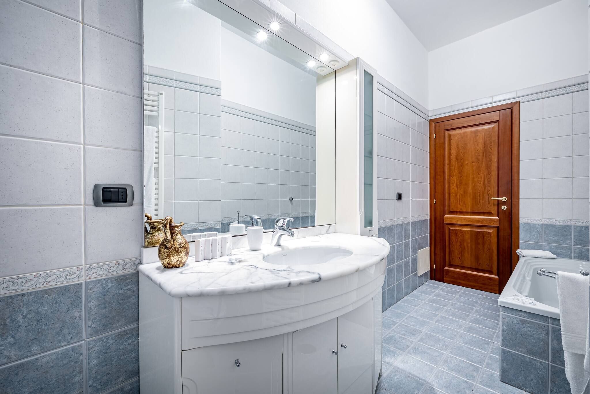 Dusche, Haartrockner, Bidet, Seife